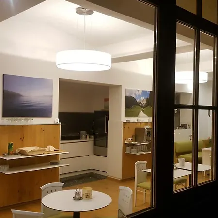 Bed and Breakfast & Fitness Castello Seewalchen